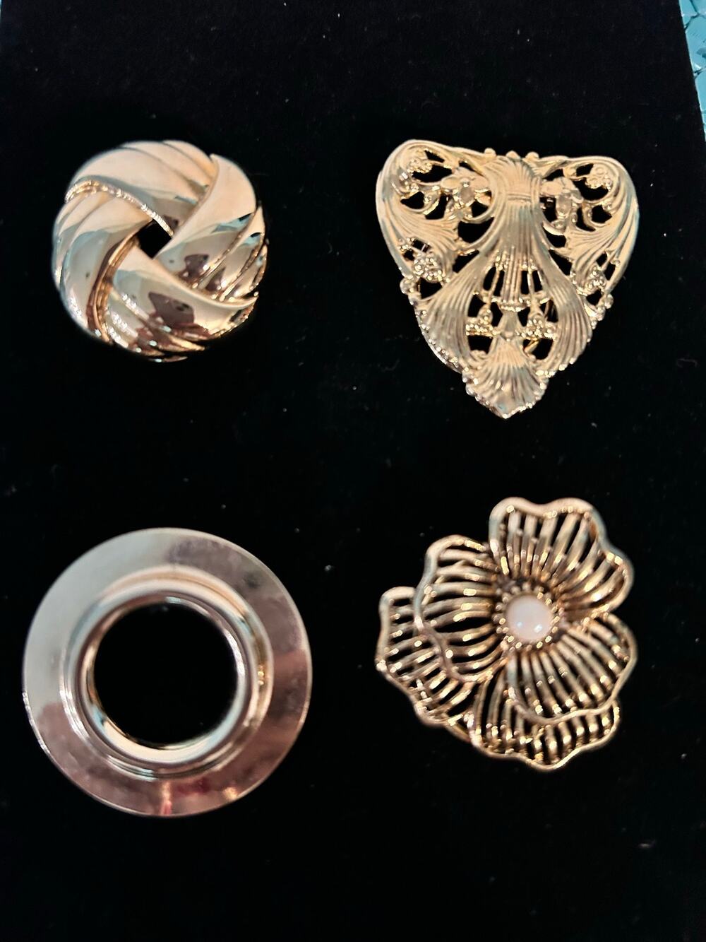 Lot of 4 Gold Tone Filigree Scroll Scarf Ring Clips Ornate Statement Accessories